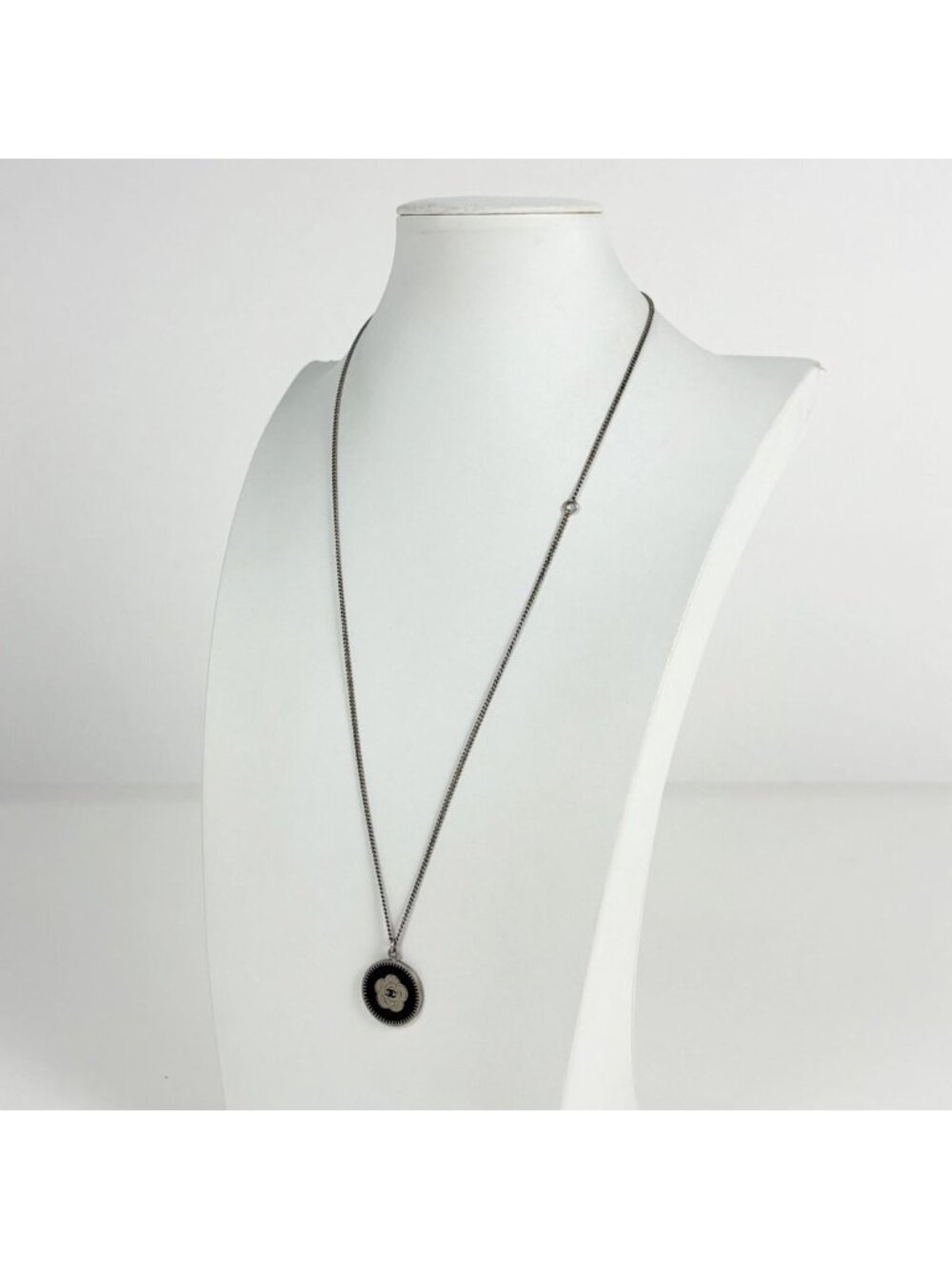 Chanel Camellia Necklace CC Logo Silver Plated - Picture 5 of 6
